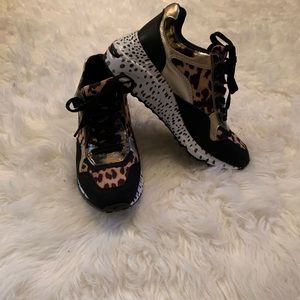 Steve Madden sneakers